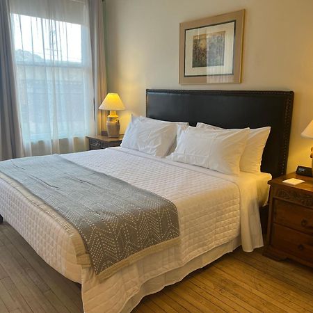 ביסבי Canyon Rose Suites מראה חיצוני תמונה