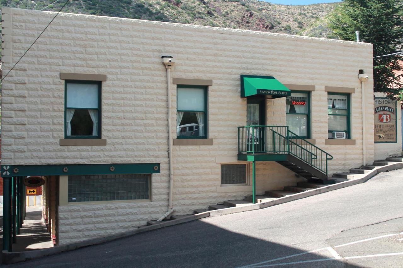 ביסבי Canyon Rose Suites מראה חיצוני תמונה