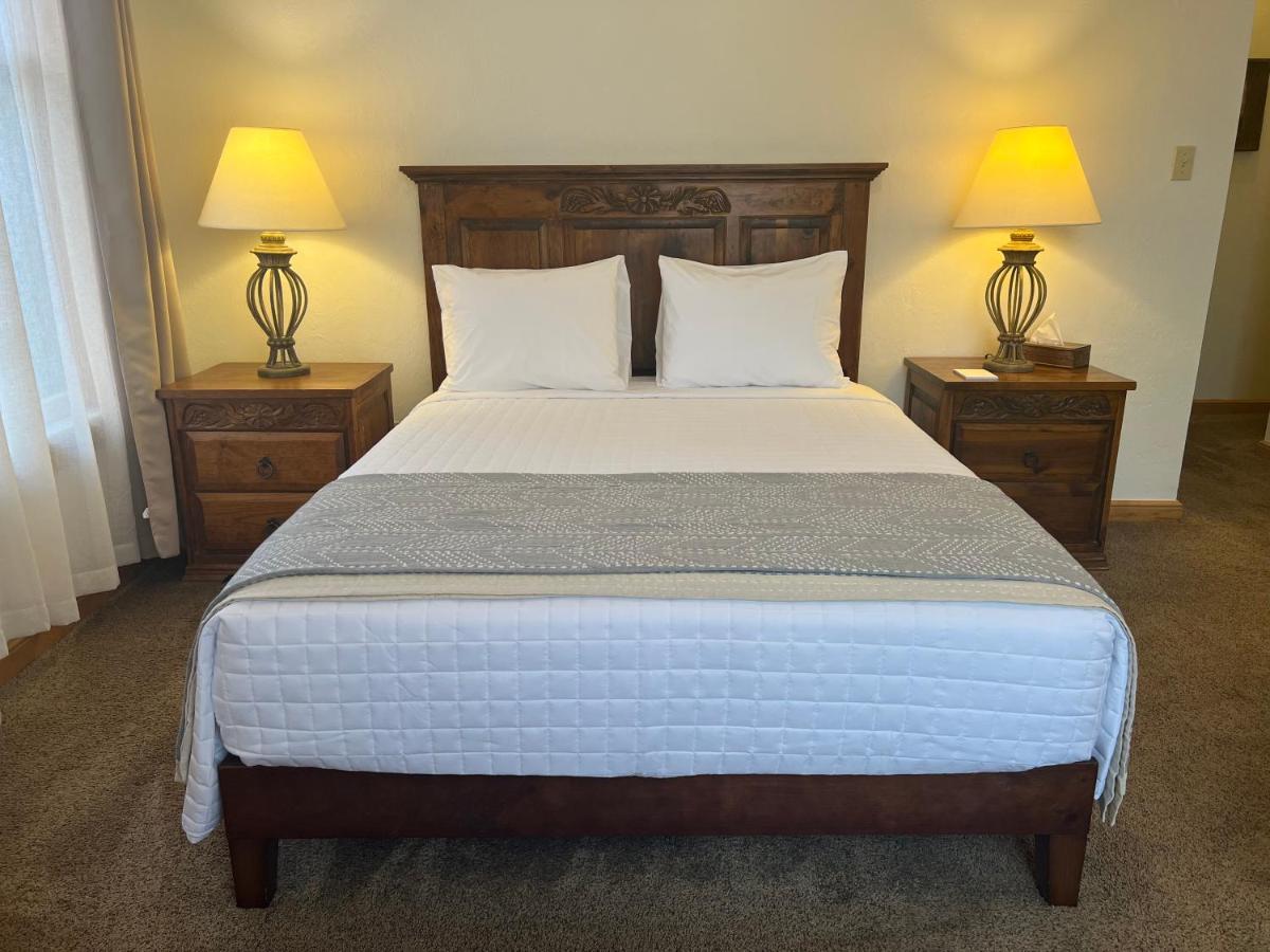 ביסבי Canyon Rose Suites מראה חיצוני תמונה