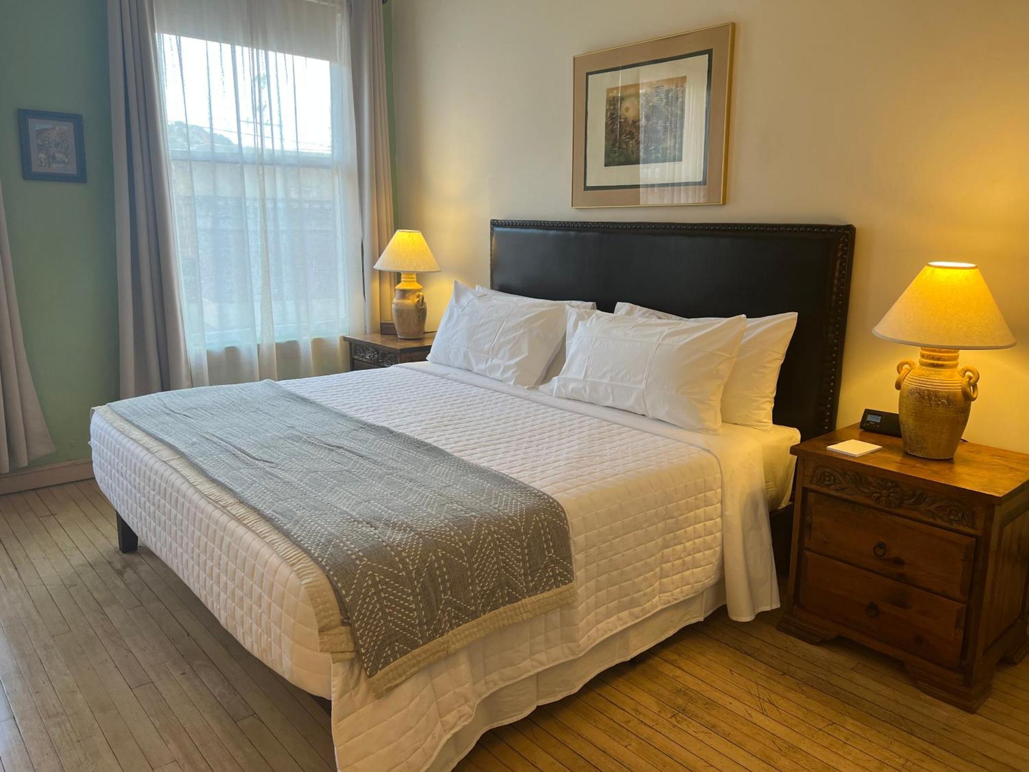 ביסבי Canyon Rose Suites מראה חיצוני תמונה