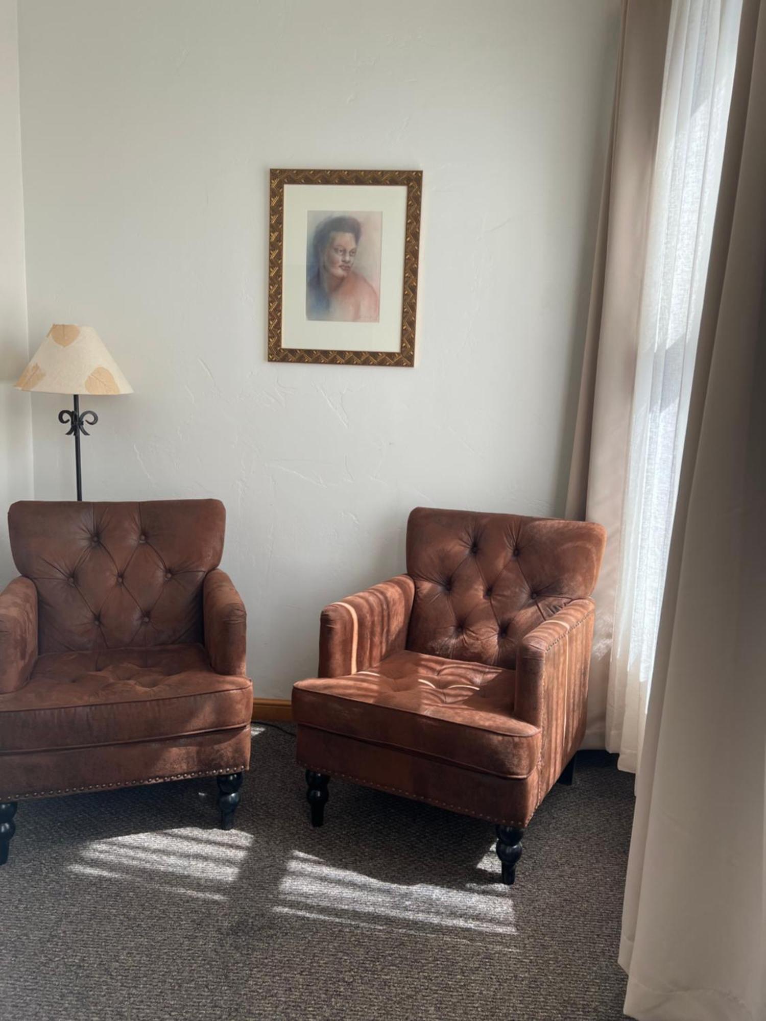 ביסבי Canyon Rose Suites מראה חיצוני תמונה