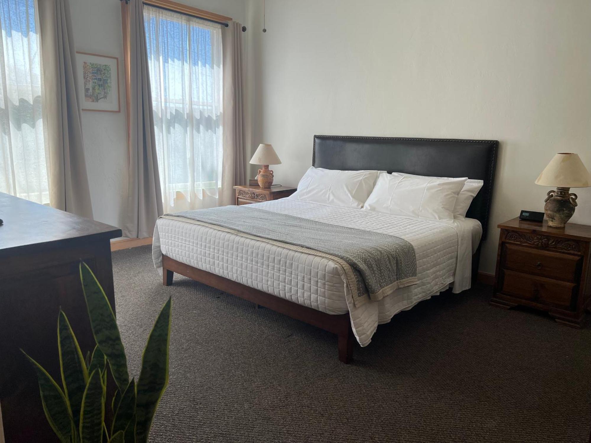 ביסבי Canyon Rose Suites מראה חיצוני תמונה
